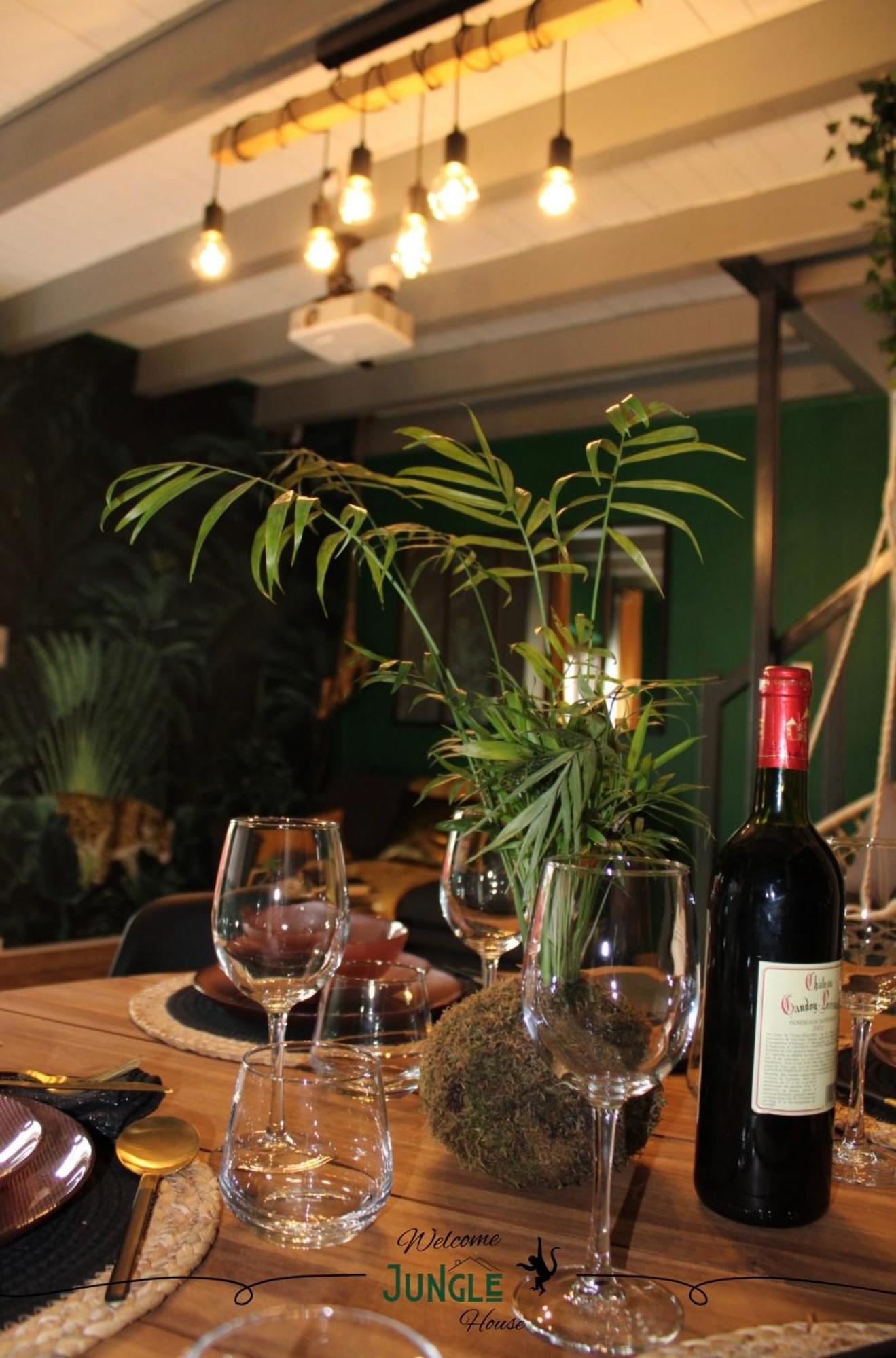 Maison "Jungle House" 90 M2 Billard, Retroprojecteur, Bar A Jeux , Vinyle, Wifi Fibre, Ideal Pro & Famille A Montbrison Esterno foto