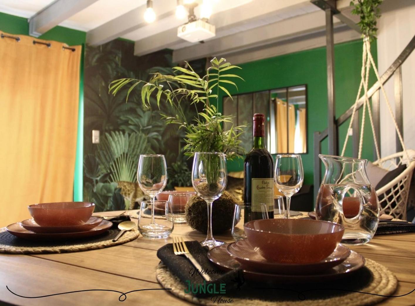 Maison "Jungle House" 90 M2 Billard, Retroprojecteur, Bar A Jeux , Vinyle, Wifi Fibre, Ideal Pro & Famille A Montbrison Esterno foto