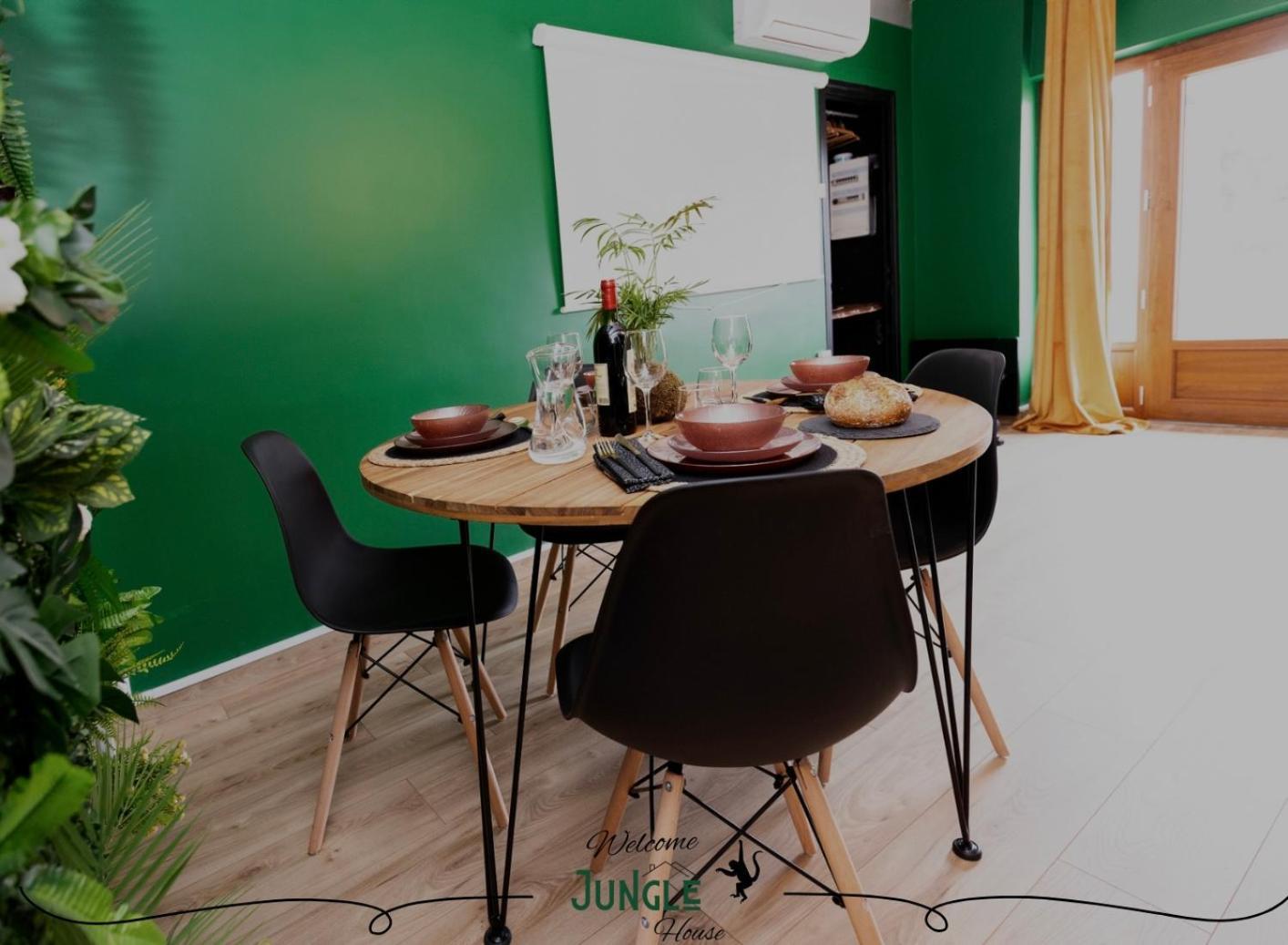 Maison "Jungle House" 90 M2 Billard, Retroprojecteur, Bar A Jeux , Vinyle, Wifi Fibre, Ideal Pro & Famille A Montbrison Esterno foto