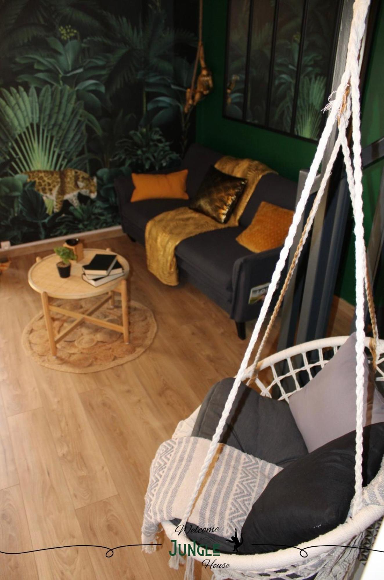 Maison "Jungle House" 90 M2 Billard, Retroprojecteur, Bar A Jeux , Vinyle, Wifi Fibre, Ideal Pro & Famille A Montbrison Esterno foto