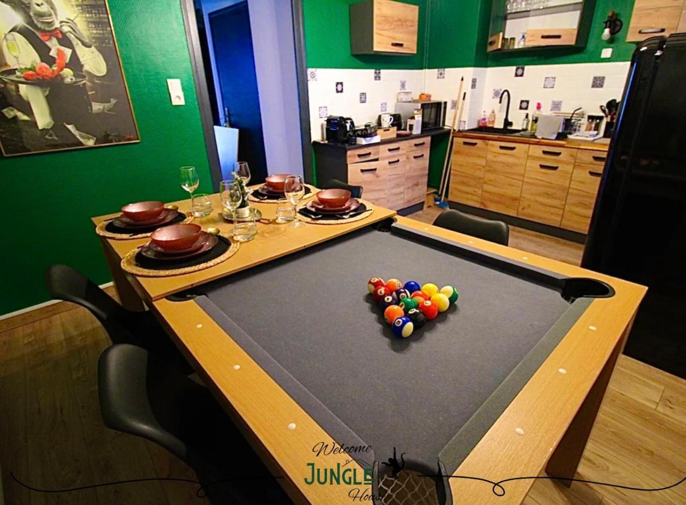 Maison "Jungle House" 90 M2 Billard, Retroprojecteur, Bar A Jeux , Vinyle, Wifi Fibre, Ideal Pro & Famille A Montbrison Esterno foto